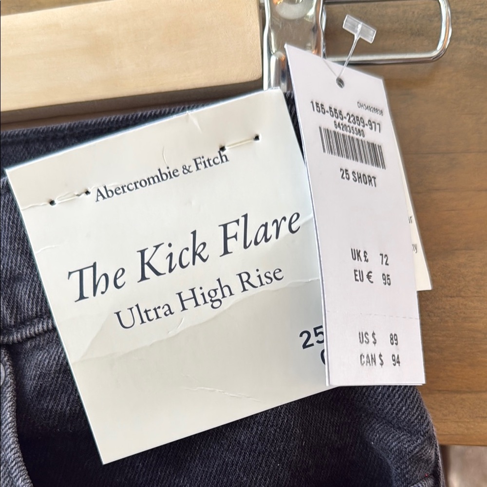 Abercrombie & Fitch Black Kick Flare Ultra High Rise Jeans - Picture 4 of 4